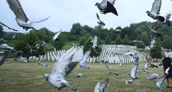 Poletjelo stotine golubova u znak sjećanja na žrtve genocida u Srebrenici