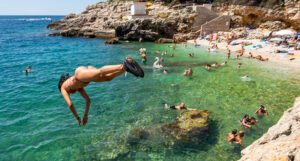 Na moru u Hrvatskoj vrvi od turista, evo iz koje zemlje ih je najviše