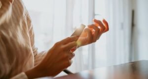 Psorijaza noktiju – uzorci, simptomi i terapija