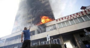 Počinje sanacija zgrade koja je zapaljena tokom protesta u Tuzli 2014. godine