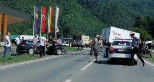 Nova tragedija na M-17: U sudaru kamiona i automobila jedna osoba poginula