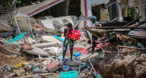 Broj poginulih u zemljotresu koji je pogodio Haiti narastao skoro do 1.500