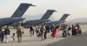 McKenzie: Oko 5.000 ljudi čeka na letove na aerodromu u Kabulu