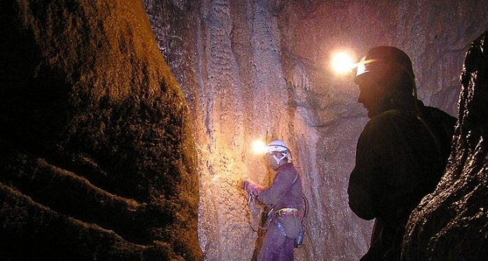 Oko 40 speleologa iz Hrvatske, Slovenije i BiH istražuje jamu Nevidna voda