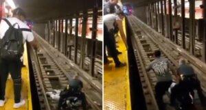 Policajac spasio onesvještenog čovjeka sa šina metroa tik pred nalet voza