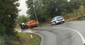 U teškoj saobraćajnoj nesreći poginuo vozač “mercedesa”