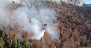 Ponovo se rasplamsao požar iznad Donje Jablanice, pozvani helikopteri iz RS