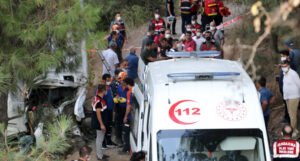 Prevrnuo se minibus u Izmiru, poginulo šest osoba