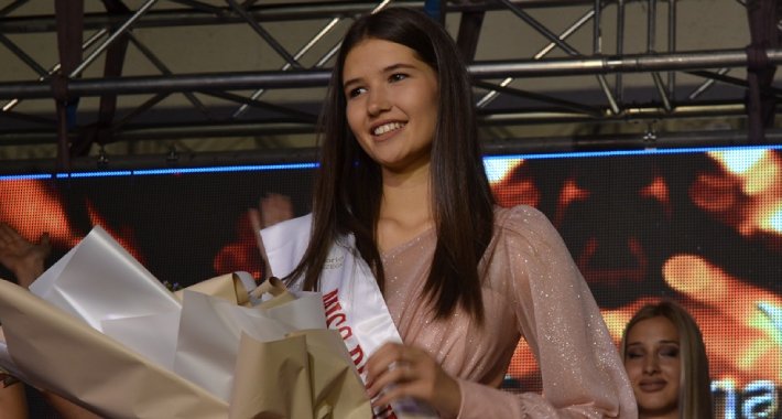 Izabrana Miss RS za 2021, u finale izbora Miss BiH prošlo 12 djevojaka