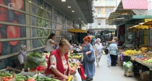 Život u BiH sve skuplji: Narod kupuje po dva paradajza, dvije krastavice