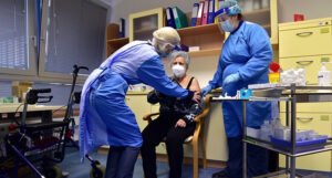 Infektologinja iz Slovenije: Na jesen bi nas mogla snaći epidemiološka “katastrofa”