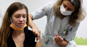 Izrael prva zemlja na svijetu koja uvodi četvrtu dozu vakcine