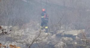 U gašenju požara povrijeđen vatrogasac