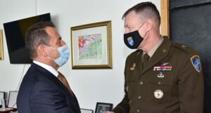 Cikotić s komandantom NATO štaba: Međusobna saradnja važna tokom odgovora na nesreće