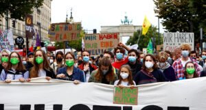 Greta Thunberg predvodila masovne demonstracije za zaštitu klime