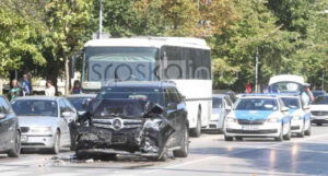 U sudaru “mercedesa” i autobusa povrijeđeno sedam osoba