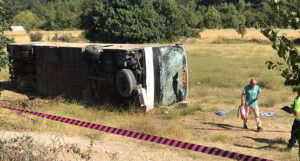 Težak sudar autobusa s turistima i minibusa, najmanje jedna osoba poginula