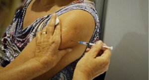 Vranić najavio imunizaciju: Stiglo je 1.700 doza vakcine
