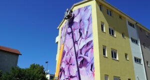Umjetnici iz cijeloga svijeta oslikavaju mostarske fasade