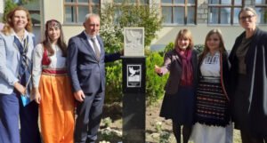 Ambasadorica Kavalec i načelnik Jukić otkrili Spomenik miru