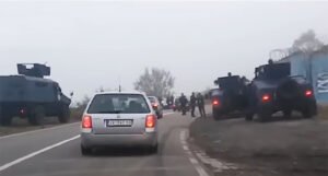 Kosovske vlasti na granicu sa Srbijom poslale veliki broj specijalaca i blindiranih vozila