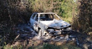 Usmrtio majku troje djece, vozač pobjegao pa zapalio automobil