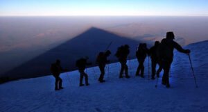 Grupa planinara ostala zarobljena na više od 5.000 metara visine, petero stradalih