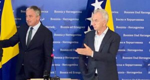 Šarović i Borenović: SNSD je kapitulirao, priznali su Schmidta kao visokog predstavnika