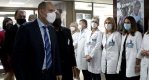 Ministar zdravlja Srbije: Sve više djece zaražene COVID-om, bolnice preopterećene