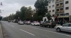 Spremaju se protesti opozicije u RS-u, kolone automobila na ulicama Banje Luke
