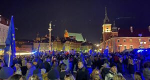 Poljaci protestuju širom zemlje, strahuju od “Polexita”