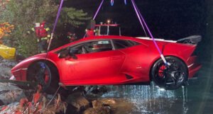 Lamborghinijem upao u jezero, policija objasnila kako je to uspio