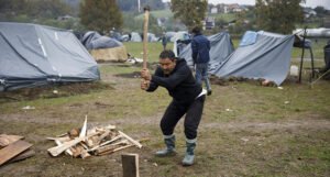 Stotine migranata u Krajini boravi u divljim kampovima: “Odavdje je lakše preći granicu”