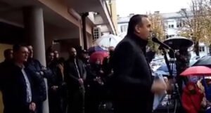 Gradonačelnik Prijedora na skupu podrške: “Dodik me zvao tri puta da me podrži”
