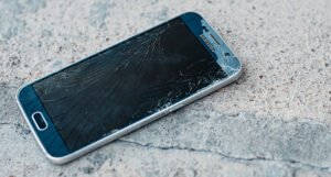 Da li je slomljenim ekranima telefona konačno došao kraj?