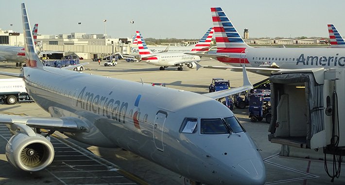 American Airlines od petka otkazao skoro 2.000 letova, putnici ostali “zaglavljeni”