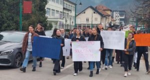 Mladi Goražda u protestnoj šetnji: Želimo da se naš glas čuje