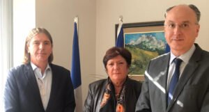 Diplomatska ofanziva Naše stranke se nastavlja: Arnaut i Kojović s ambasadoricom Francuske