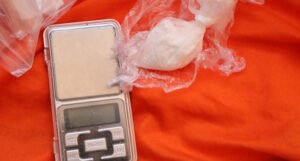 Uhapšene tri osobe, nabavljali i preprodavali kokain