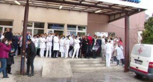 Zdravstveni radnici najavljuju štrajk: Posljednja plata bila je – julska