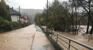 Uslijed slabljenja intenziteta padavina, vodostaj rijeke Neretve u opadanju