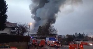Veliki požar u Ljubljani, na terenu  čak 150 vatrogasaca