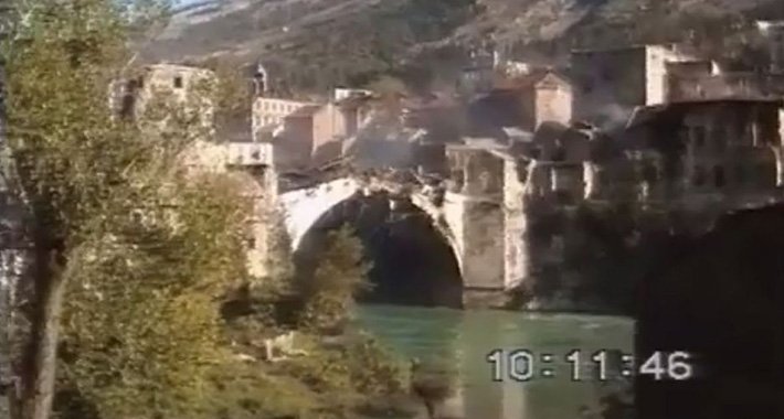 Na današnji dan prije 28 godina pripadnici HVO-a su srušili Stari most