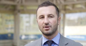 Efendić reagovao na tvrdnju Komšića o izbacivanju SDA s vlasti