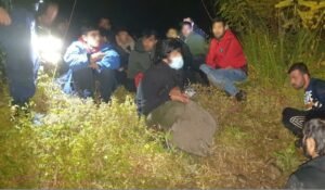 Granična policija BiH usred noći presrela čamac s 19 migranata dok su prelazili granicu