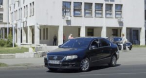Vlada Federacije ignoriše zahtjeve Parlamenta za obilježavanje službenih vozila