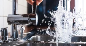 Vodovod Mostar poručuje građanima: Prokuhavajte vodu za piće!