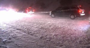 Zbog snijega zatvoreni autoputevi, izdato upozorenje da stiže velika zimska oluja