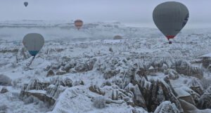 Bajkoviti prizori Kapadokije prekrivene snijegom