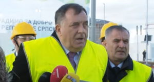 Dodik tvrdi da će za manje od 15 dana uspostaviti entitetski “VSTV”?!